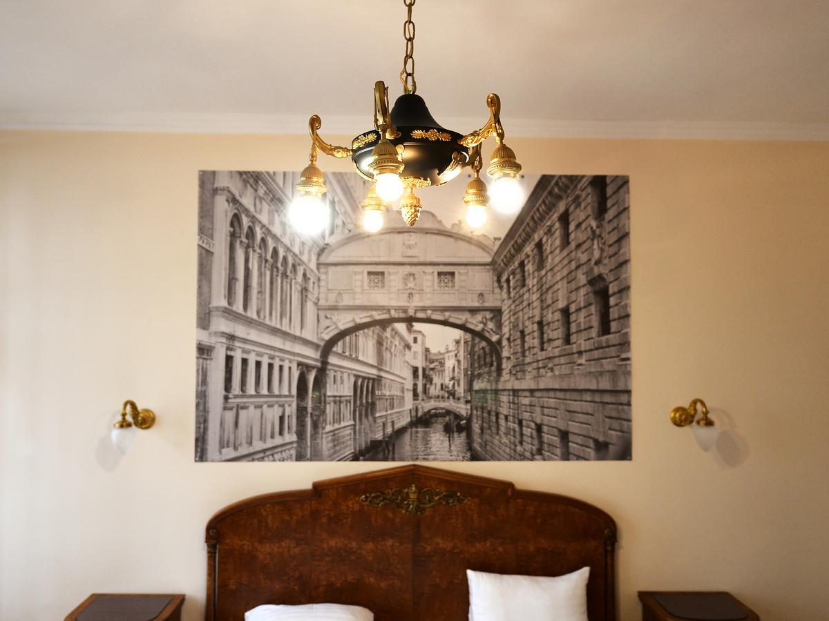 The Historical Family Nest In City Centre リヴィウ エクステリア 写真